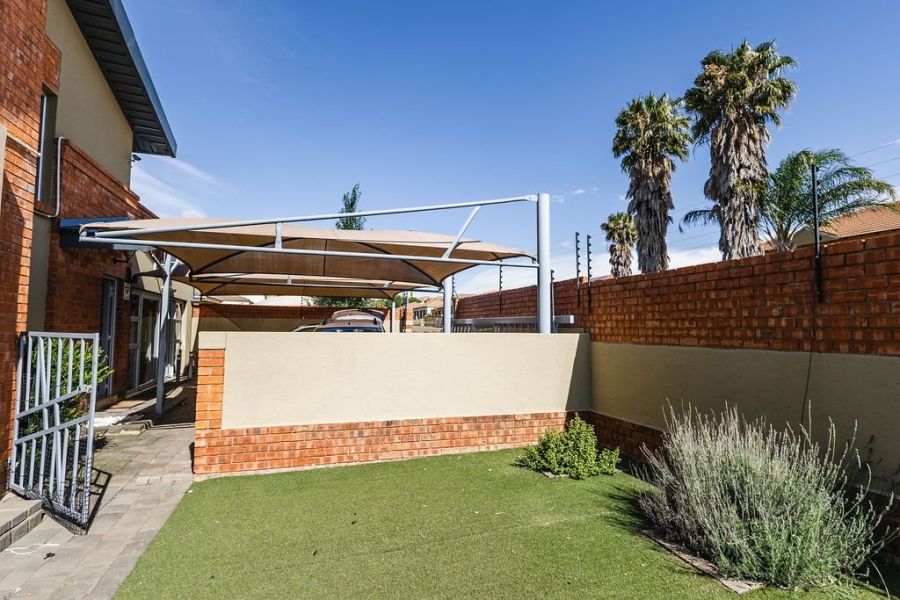 3 Bedroom Property for Sale in Langenhovenpark Free State